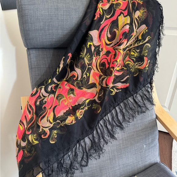 H&M scarf - Picture 2 of 3